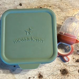 Moss & Fawn silicone ice/breastmilk tray and forage feeder.